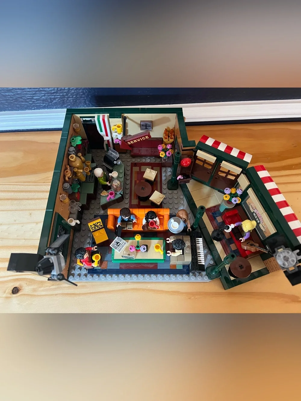 LEGO Ideas Friends Central Perk 21319 TV Series Building Set Retired